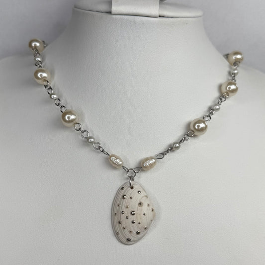 sparkle shell necklace